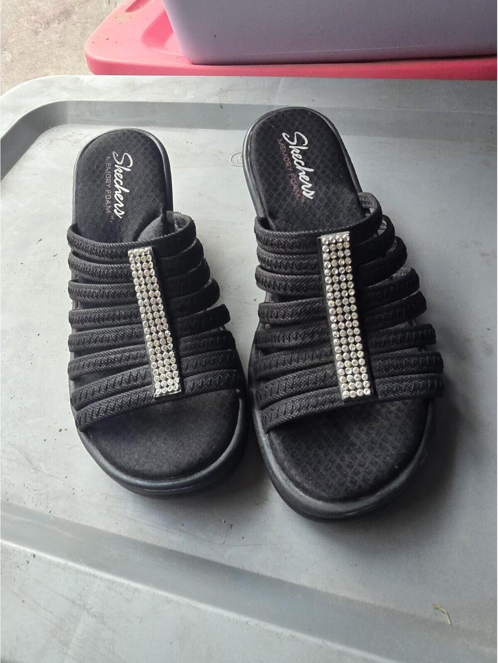 Skechers  size 9  black  Slides  fabric womens  sandals shoes []
